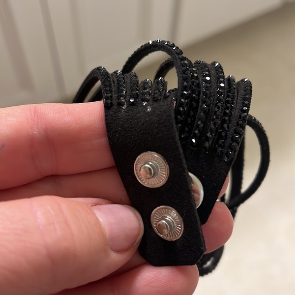 Holiday cuff. Black beaded sparkle with soft fabric backing. - Picture 4 of 5